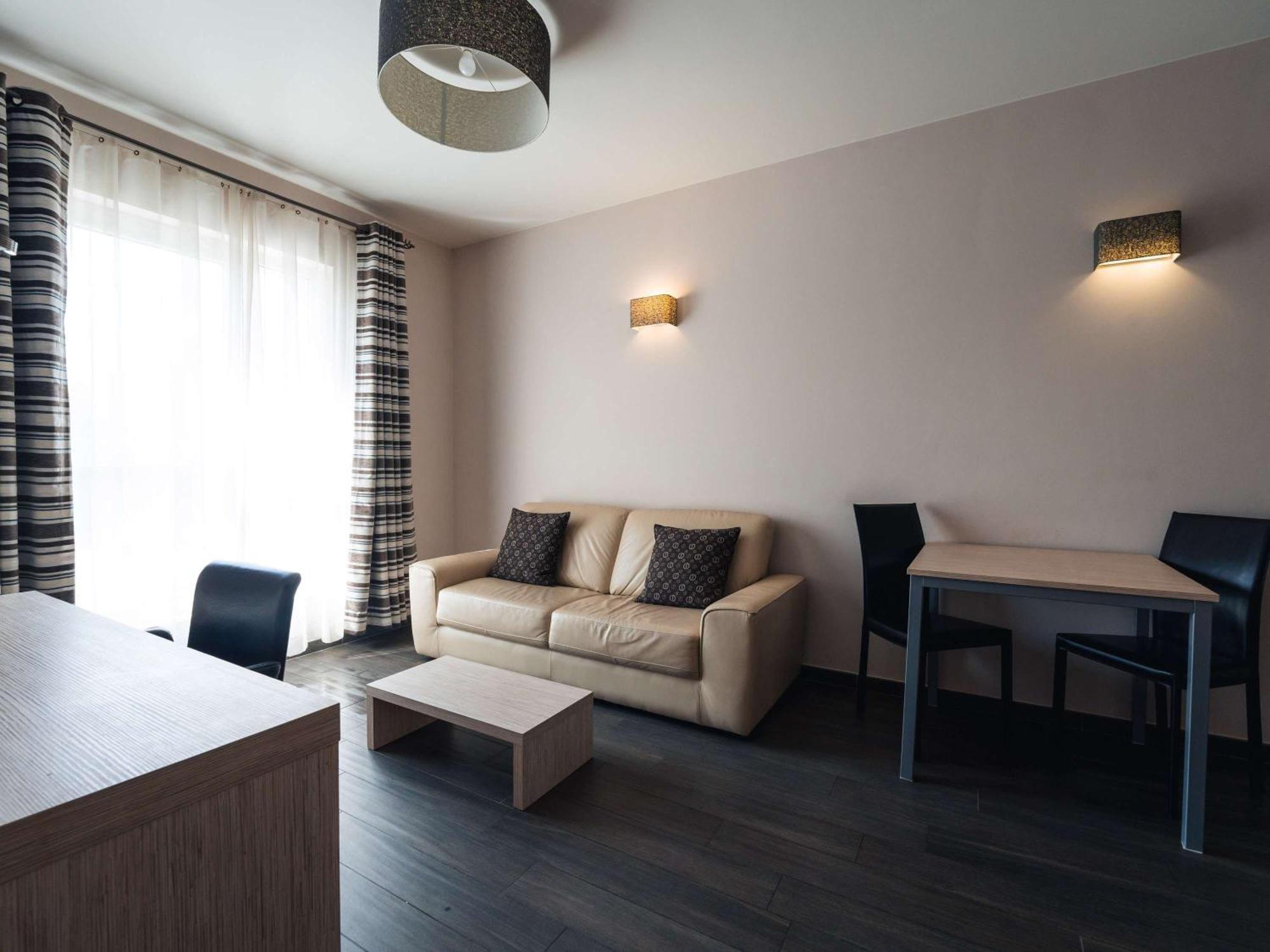 Ibis Styles Charleroi Airport Aero 44 Hotel Eksteriør billede